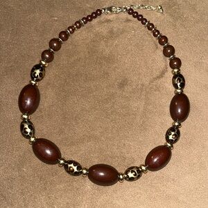 Chic Brown Beaded Necklace with Gold Leopard Print Accents